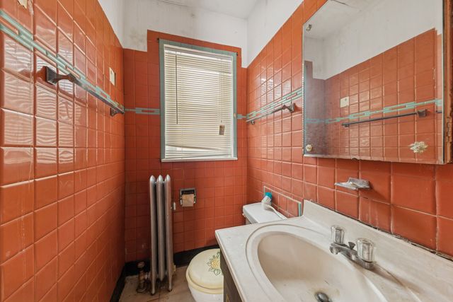 7718 S Kingston Avenue, Chicago, IL 60649