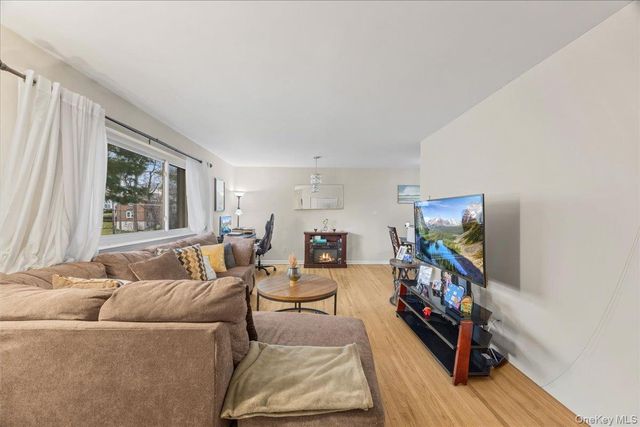 782 Tuckahoe Road 3C, Yonkers, NY 10710