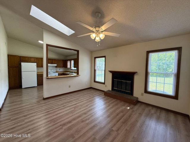 715 Pinewood Drive, Jacksonville, NC 28546