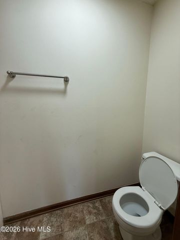 715 Pinewood Drive, Jacksonville, NC 28546