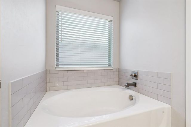 10321 NW 34th Terrace, Yukon, OK 73099