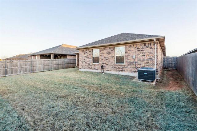 10321 NW 34th Terrace, Yukon, OK 73099