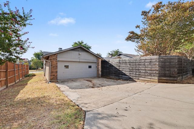 3704 Standridge Drive, Carrollton, TX 75007