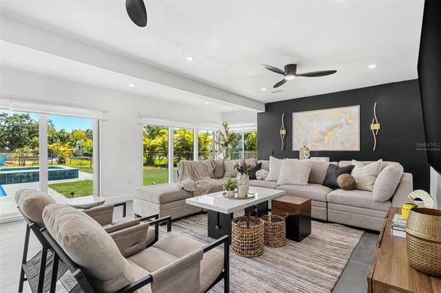 380 COLONY POINT ROAD S, St Petersburg, FL 33705