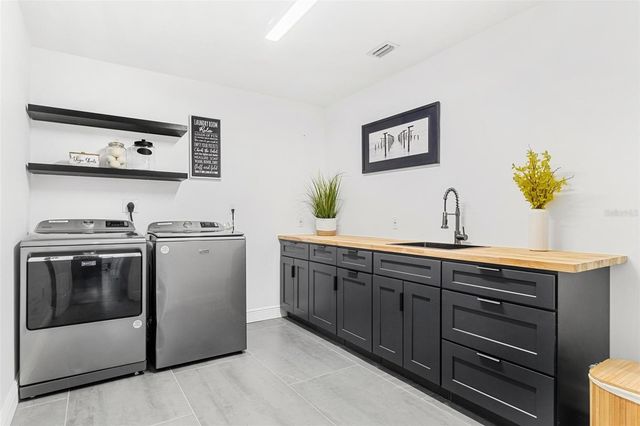 380 COLONY POINT ROAD S, St Petersburg, FL 33705