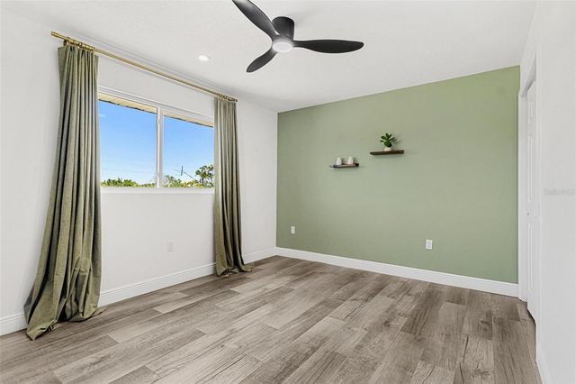 380 COLONY POINT ROAD S, St Petersburg, FL 33705