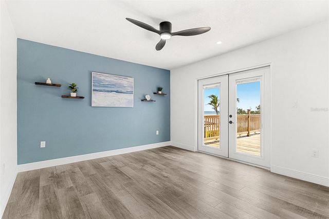 380 COLONY POINT ROAD S, St Petersburg, FL 33705