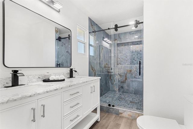 380 COLONY POINT ROAD S, St Petersburg, FL 33705