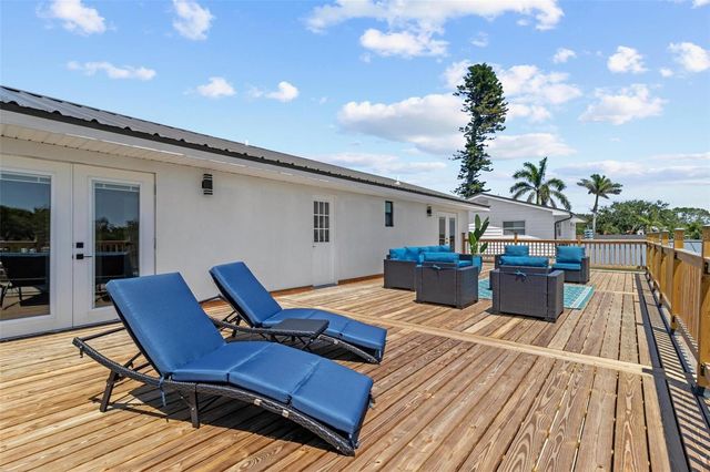 380 COLONY POINT ROAD S, St Petersburg, FL 33705