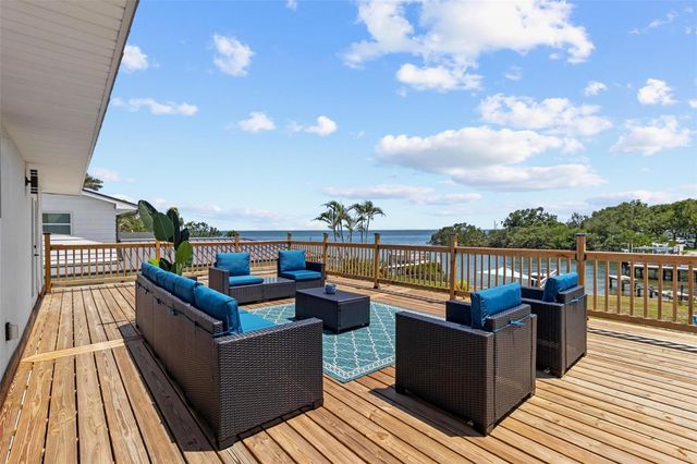 380 COLONY POINT ROAD S, St Petersburg, FL 33705