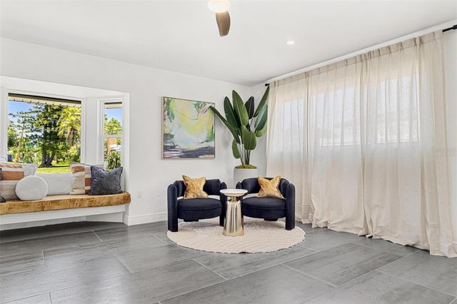 380 COLONY POINT ROAD S, St Petersburg, FL 33705