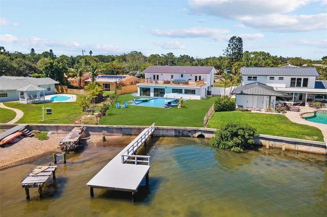 380 COLONY POINT ROAD S, St Petersburg, FL 33705