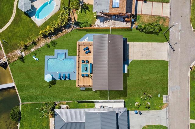 380 COLONY POINT ROAD S, St Petersburg, FL 33705