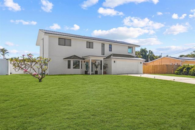 380 COLONY POINT ROAD S, St Petersburg, FL 33705