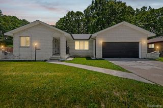 3030 Chard Avenue, Warren, MI 48092