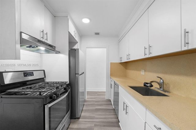 1400 SW 62nd Ave, West Miami, FL 33144