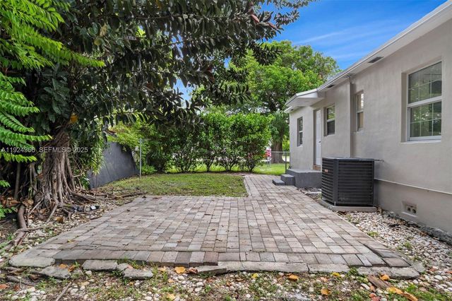 1400 SW 62nd Ave, West Miami, FL 33144