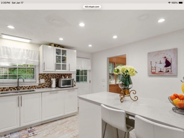 96 Washburn Avenue, Wellesley, MA 02481