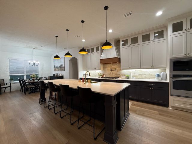 3201 Hunters Crossing Trail, Bryan, TX 77808