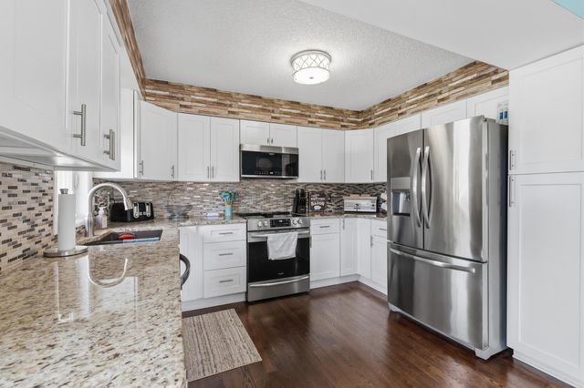 3005 W 135th Street, Burnsville, MN 55337