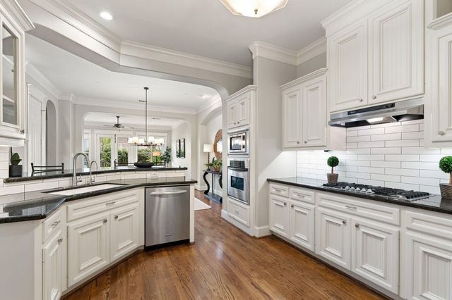 1518 Alexander Street, Houston, TX 77008
