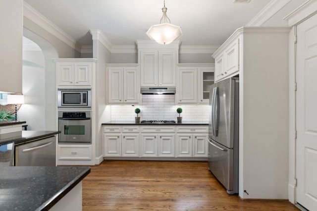 1518 Alexander Street, Houston, TX 77008