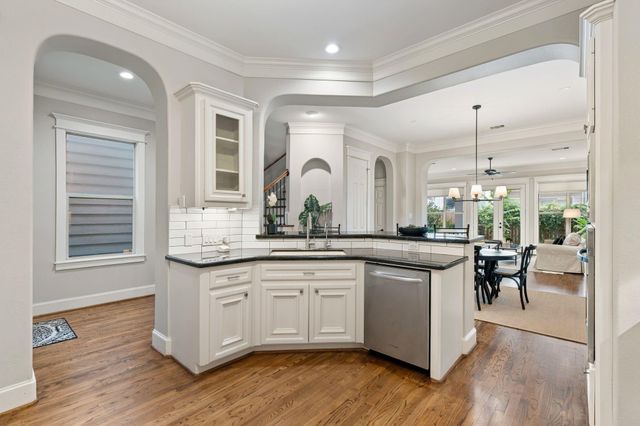 1518 Alexander Street, Houston, TX 77008