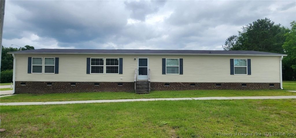 104 Hillcreek Drive, Parkton, NC 28371