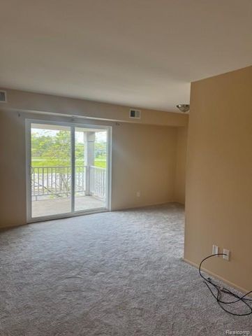2100 Fort Street H-5, Trenton, MI 48183
