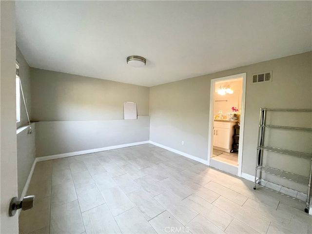 976 E Edgecomb B, Covina, CA 91724