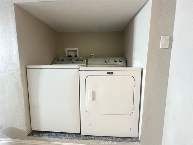 976 E Edgecomb B, Covina, CA 91724