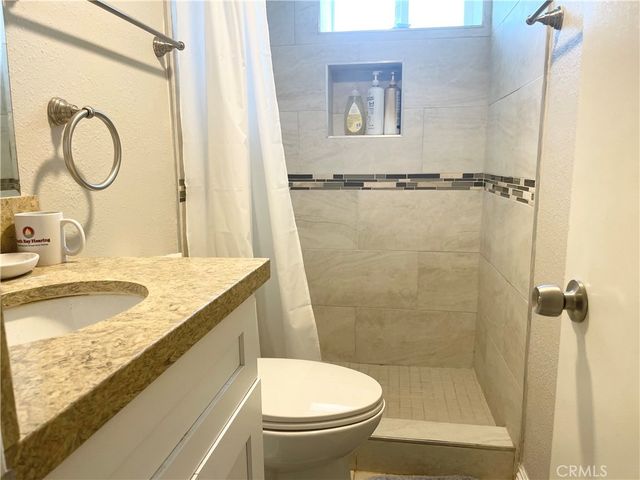 976 E Edgecomb B, Covina, CA 91724