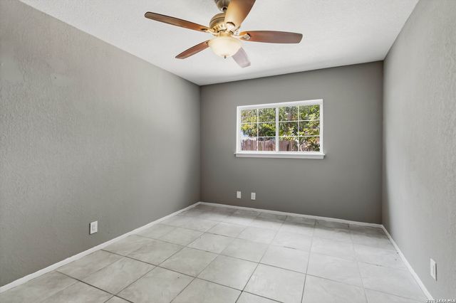 2823 CHERRY FIELD DR, San Antonio, TX 78245