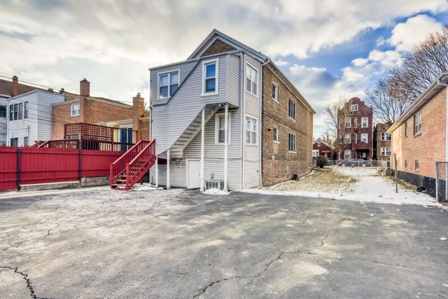 3331 S Emerald Avenue, Chicago, IL 60616