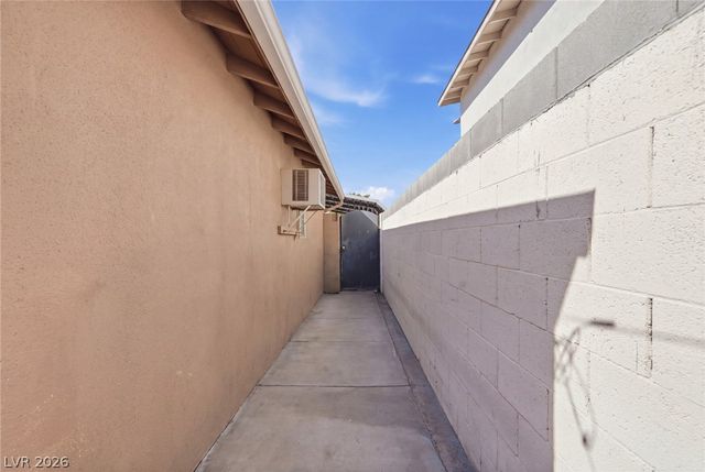 5437 Holmby Avenue, Las Vegas, NV 89146