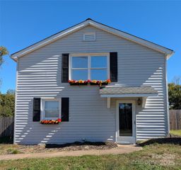 124 Maiden Lane, Forest City, NC 28043
