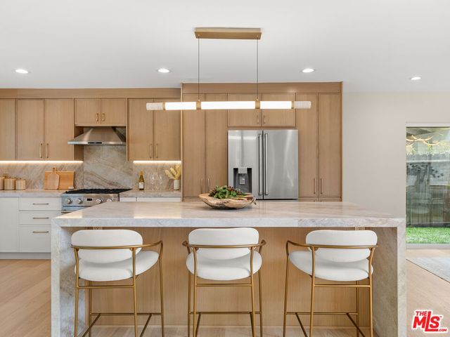 32017 Wallington Court, Westlake Village, CA 91361