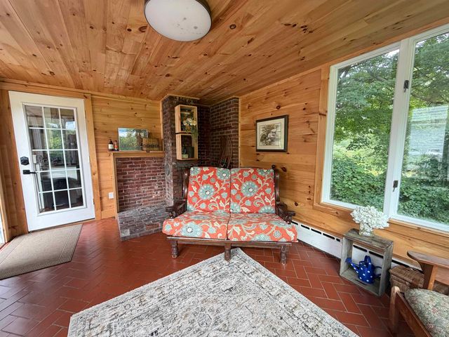 695 US Route 2, Milton, VT 05468