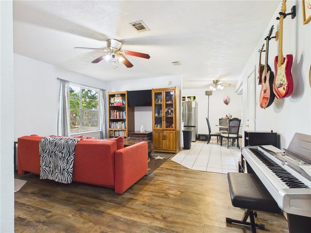 800 Rio Grande Lane, Bryan, TX 77801