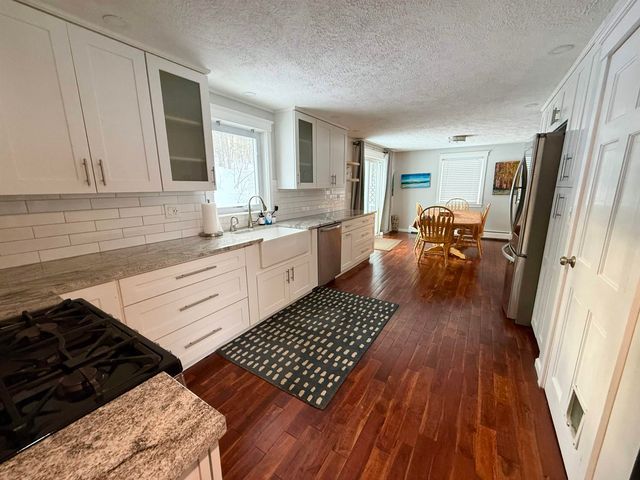 53 HOLMES Drive, Manchester, NH 03104