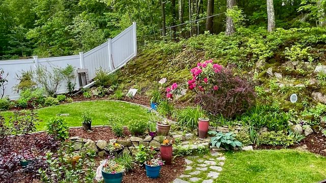 53 HOLMES Drive, Manchester, NH 03104