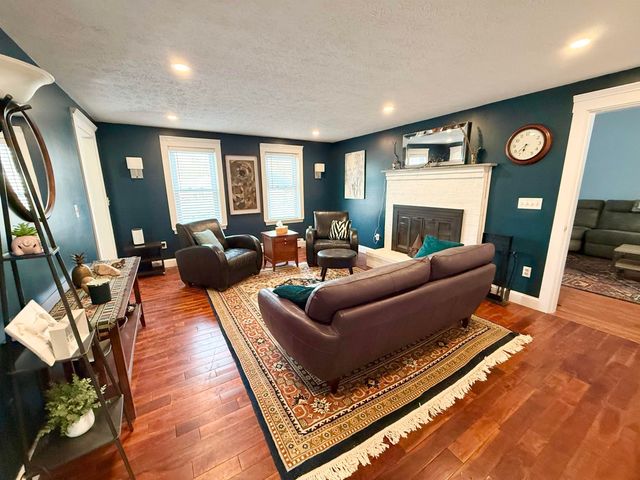 53 HOLMES Drive, Manchester, NH 03104