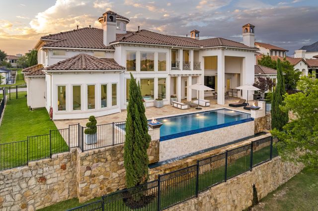 1013 Excalibur Boulevard, Lewisville, TX 75056