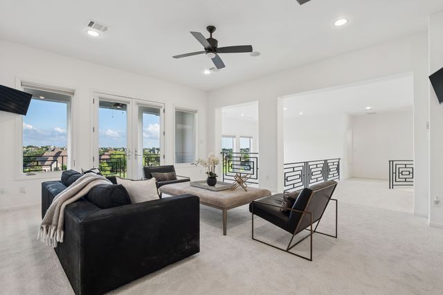1013 Excalibur Boulevard, Lewisville, TX 75056