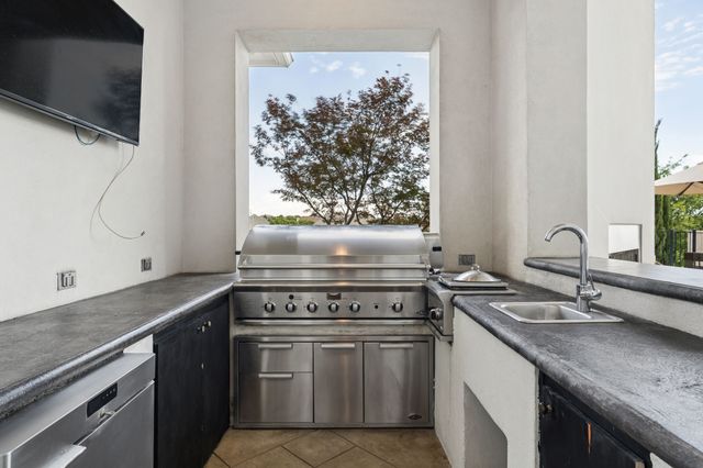 1013 Excalibur Boulevard, Lewisville, TX 75056