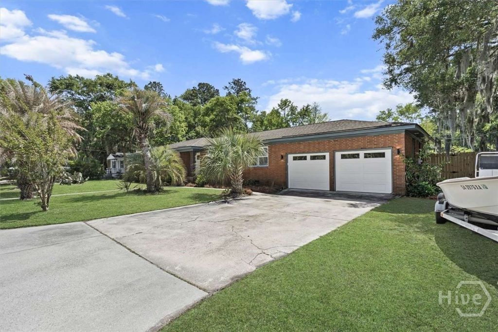 Image 2 of property listing at 3111 Wright Street, Savannah, GA 31404