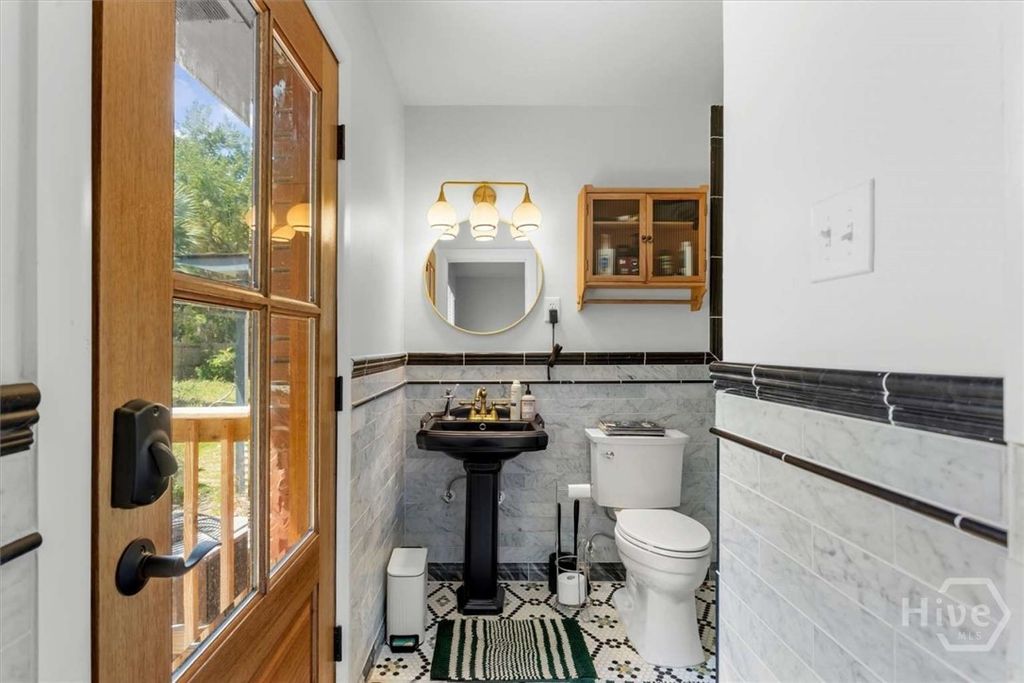 Image 21 of property listing at 3111 Wright Street, Savannah, GA 31404