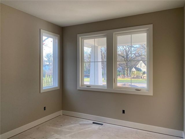 2512 Somerset Drive, Prairie Village, KS 66208