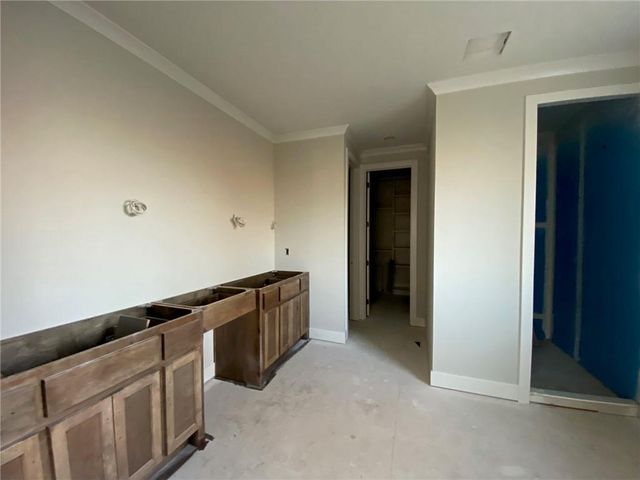 2512 Somerset Drive, Prairie Village, KS 66208