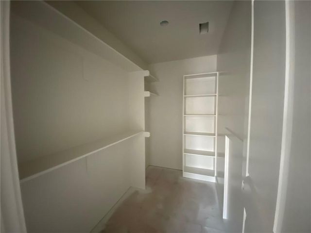 2512 Somerset Drive, Prairie Village, KS 66208